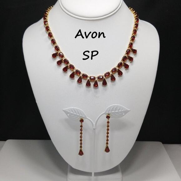 Avon 2004 Women’s Red Rhinestone Choker Adjustable Necklace Post Earrings Set - Picture 1 of 10